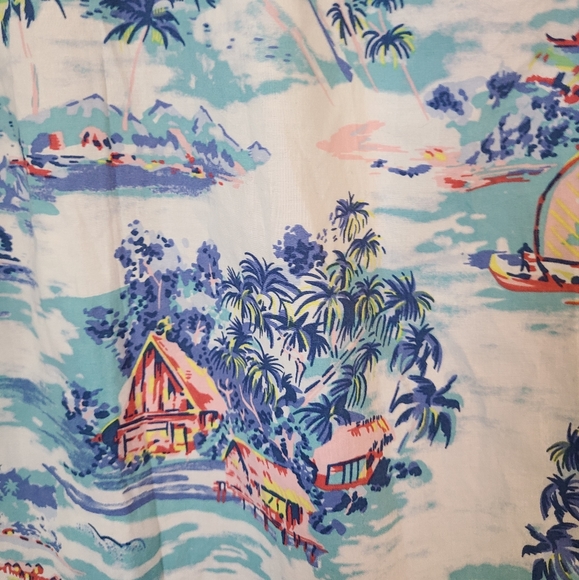 J. Crew Men's Classic Short Sleeve Button Down Shirt, Size: Medium Color: Island - Picture 16 of 16